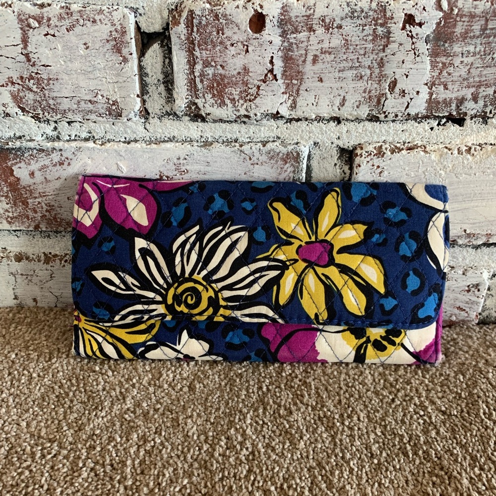 Vera Bradley Wallet Tri-Fold in Africa Violet